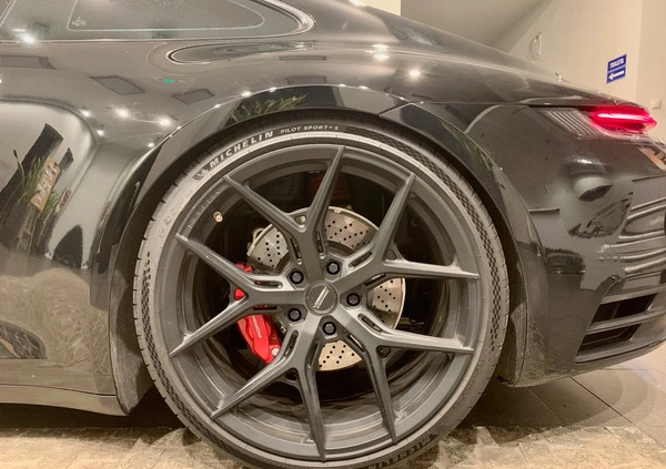 Porsche 911 cena 599000 przebieg: 10000, rok produkcji 2021 z Byczyna małe 596